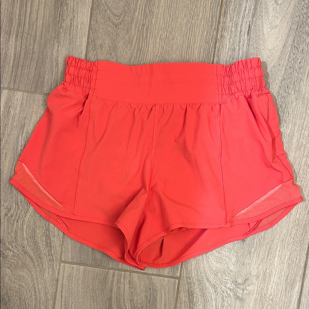 Lululemon 2.5” Hotty Hot Shorts